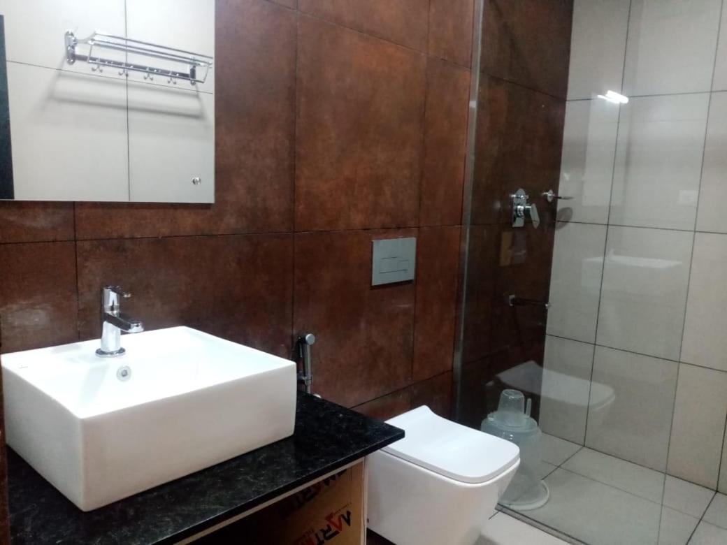 Remanika Regency Hotel Guruvayur Bagian luar foto