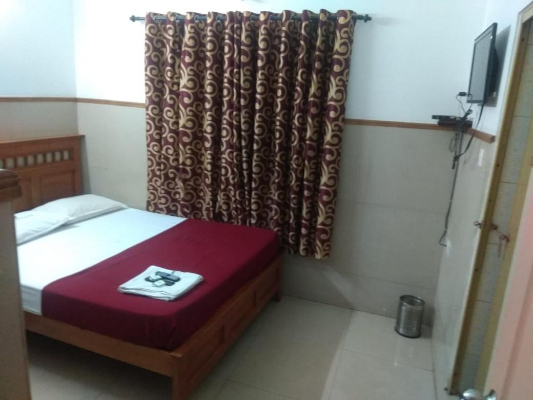 Remanika Regency Hotel Guruvayur Bagian luar foto