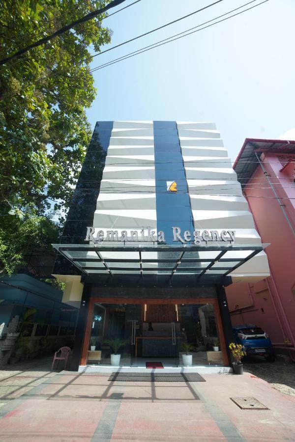 Remanika Regency Hotel Guruvayur Bagian luar foto